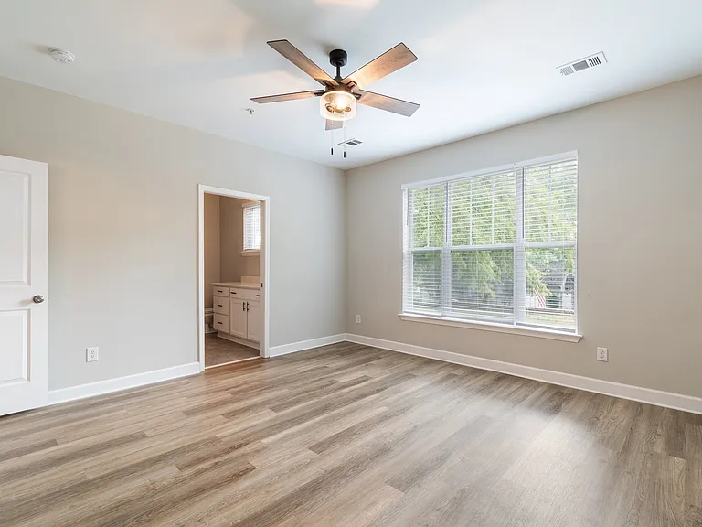 2310 Elliott Ave #109 — Photo 13
