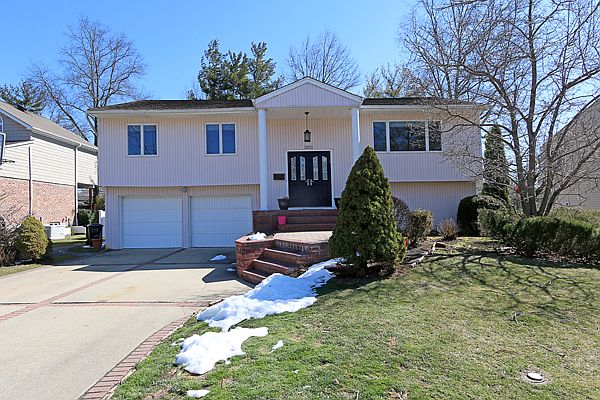 1st image of 383 Elm Dr