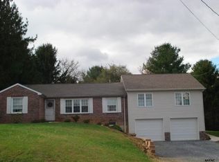 2443 Pine Grove Rd, York, PA 17403