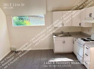 381 E 11th St, Upland, CA 91786