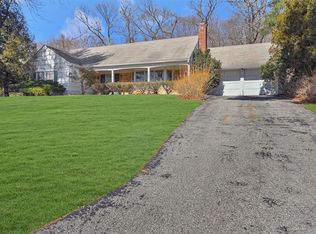 43 Seville Ln, Stony Brook, NY 11790