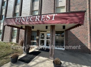1011 K St APT 105, Fairbury, NE 68352