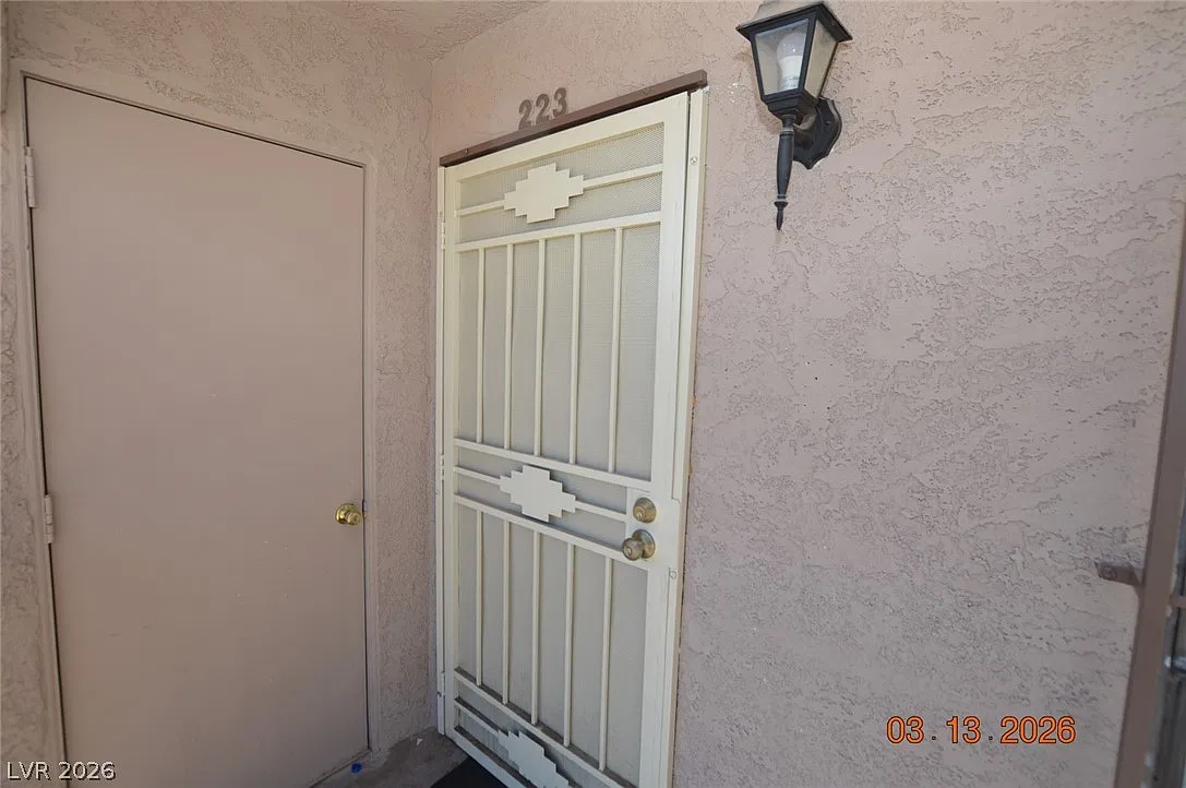 2 bed, 2.0 bath, 864 sqft, $800 — Photo 2
