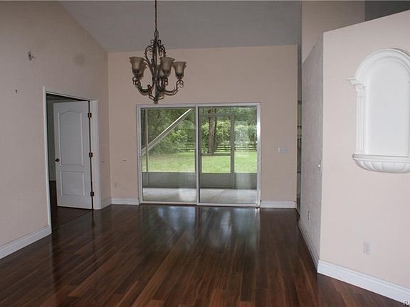 4th image of 1020 E Oriole Ct