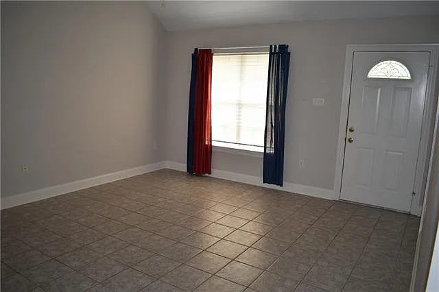 2 bed, 2.0 bath, 1200 sqft, $1,550 — Photo 3
