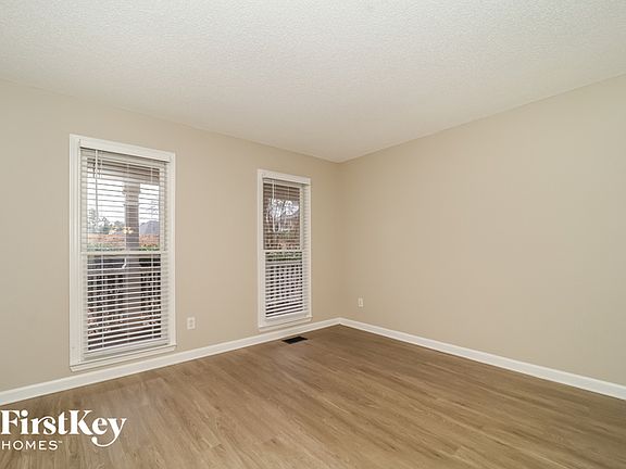 2nd image of 60 Mulberry Pl