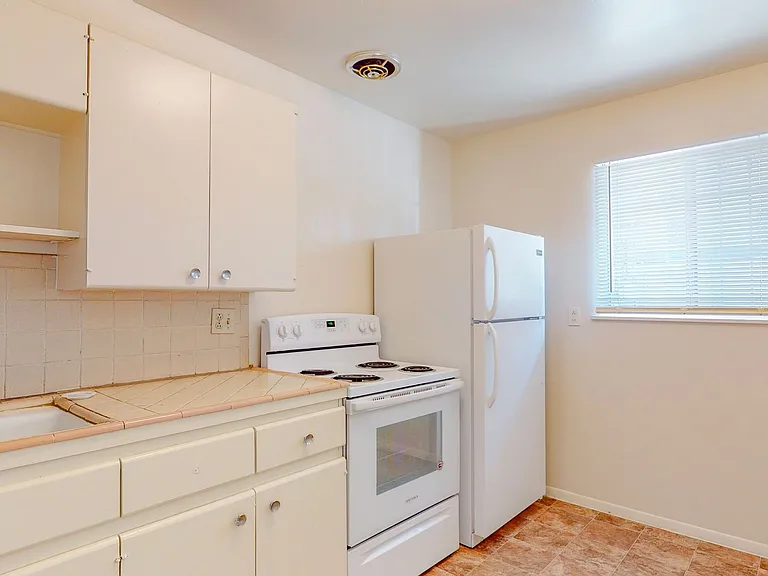 2121 Gold Ave SE — Photo 33