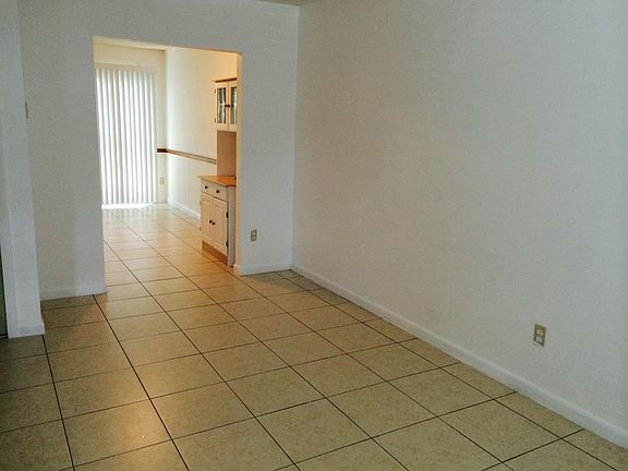 3rd image of 606 Casa Park Ct #D
