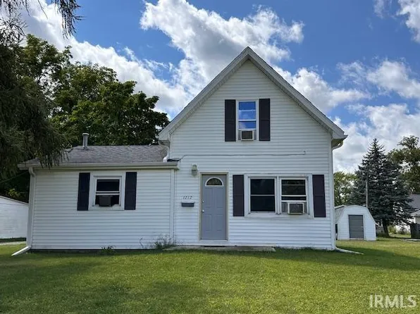 1212 College Ave, Rochester, IN 46975