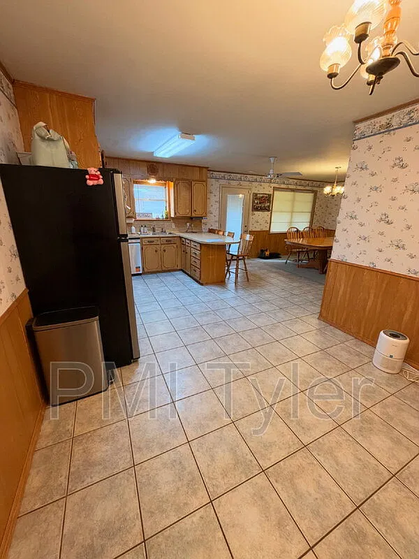3 bed, 2.0 bath, $2,200 — Photo 4