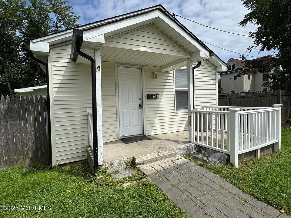 410 2nd Ave #C