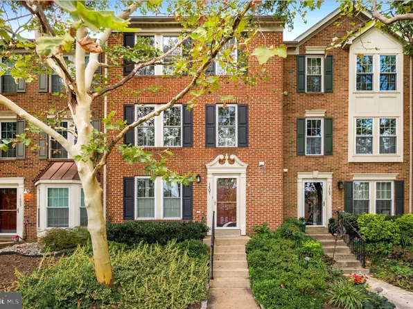 1407 Argall Pl, Alexandria, VA 22314