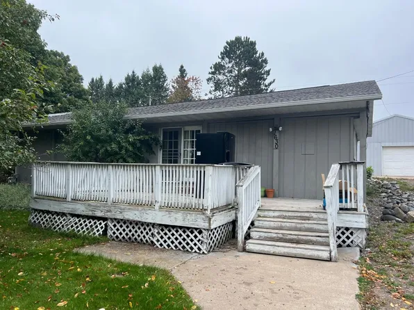 1630 W Hanson St, Iron River, MI 49935