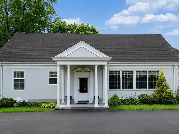 480 Highcroft Rd, Wayzata, MN 55391