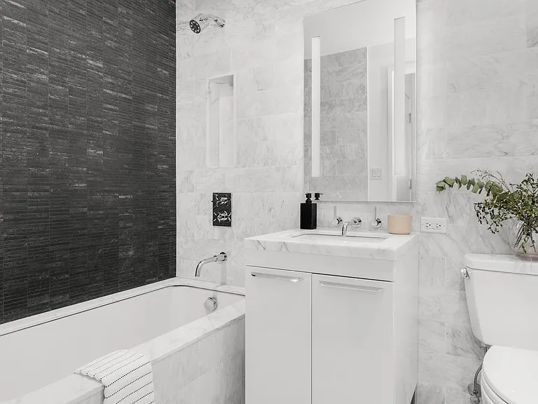 230 E 20th St #45 — Photo 4