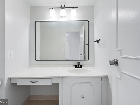 5th image of 5500 Holmes Run Pkwy APT 712