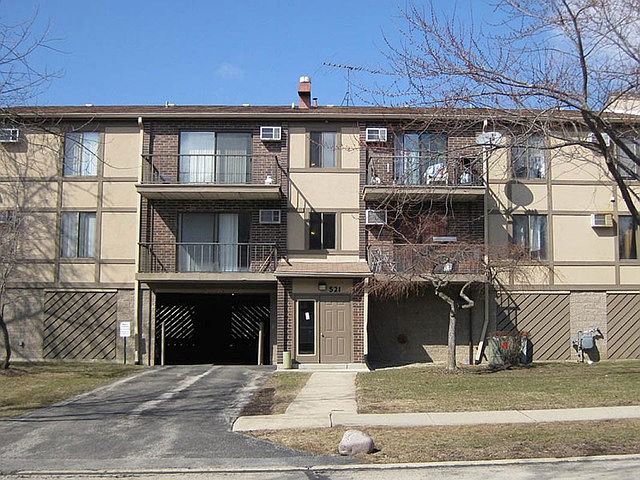 1st image of 521 Kiowa Cir APT 202
