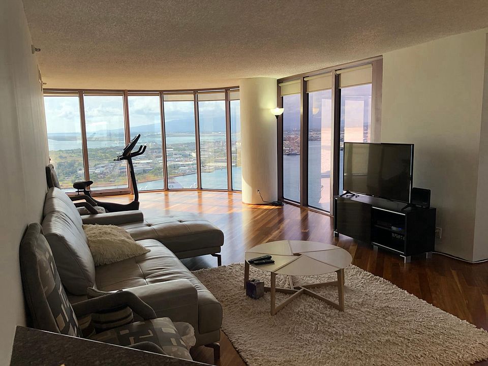 1st image of 415 South St #Makai4004