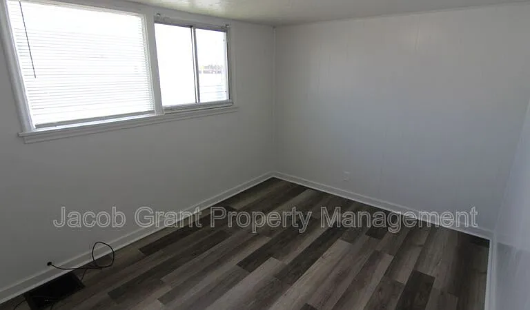 1282 Highland Dr #2 — Photo 4