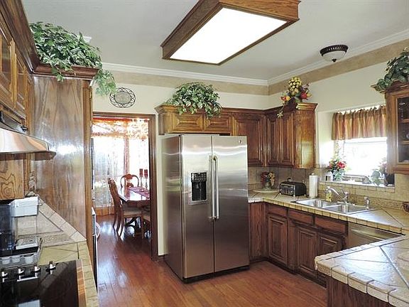 5th image of 805 Dove Creek Trl