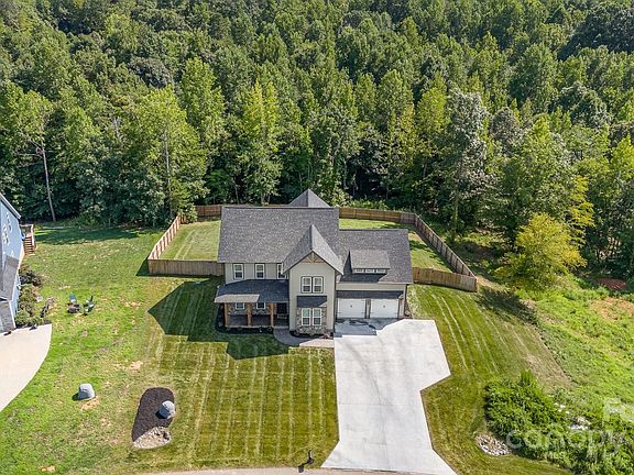 3rd image of 131 Sparta Dr
