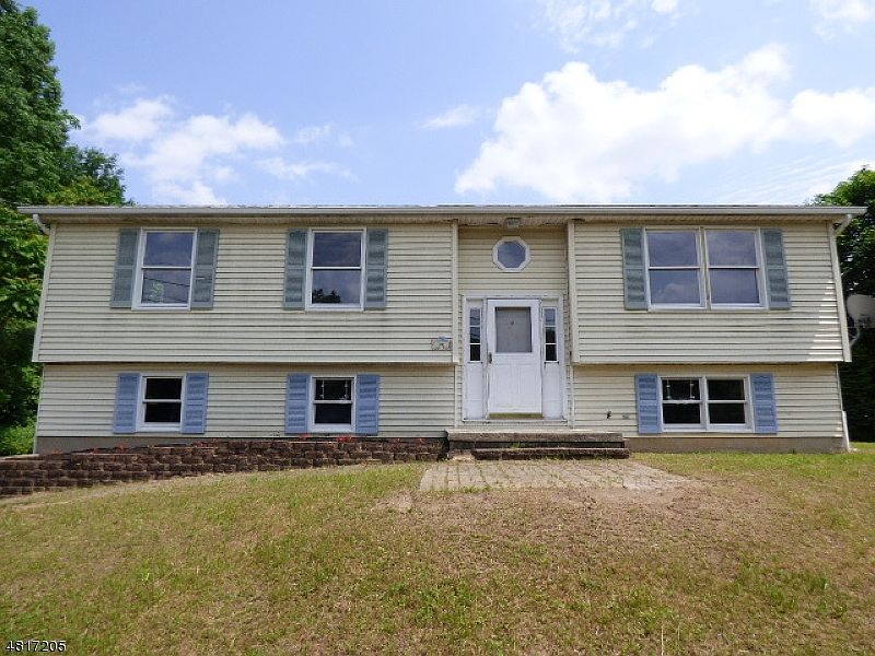 1st image of 90 Riverview Way
