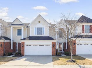 41861 Yeats Dr, Novi, MI 48377