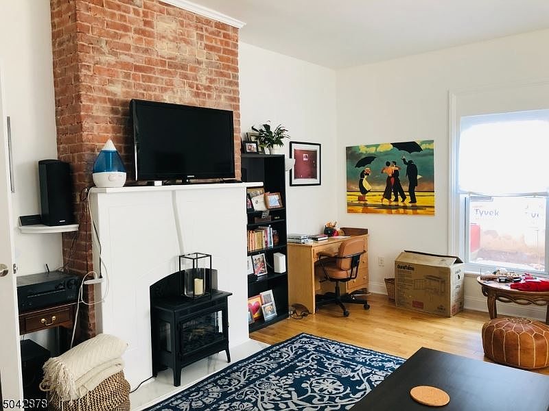 1st image of 24 Lexington Ave #1