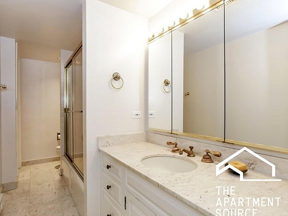 5th image of 1505 N Astor St #B