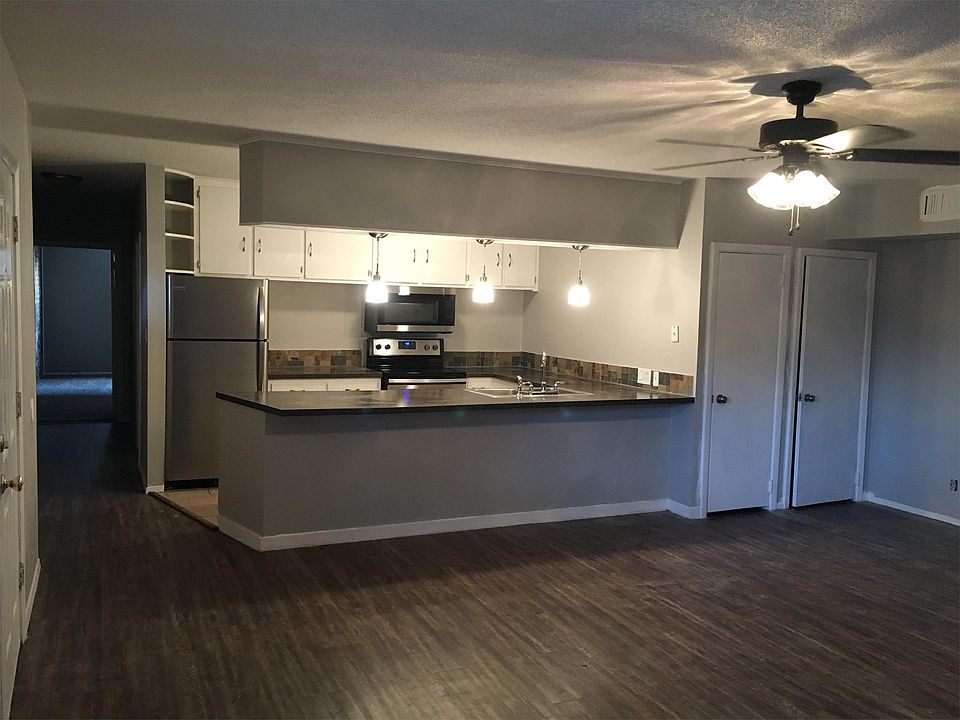 1st image of 1617 S Van Buren St APT 6