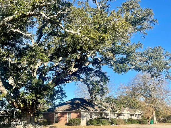 177 16th St, Gulfport, MS 39507