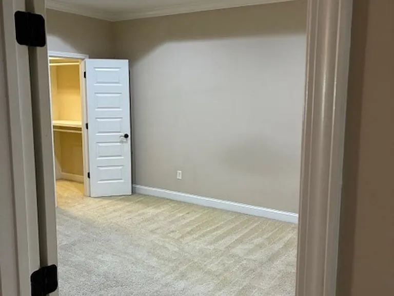 102 Miller Ct — Photo 18