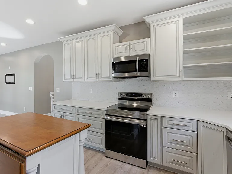 204 Richardson Ave — Photo 5