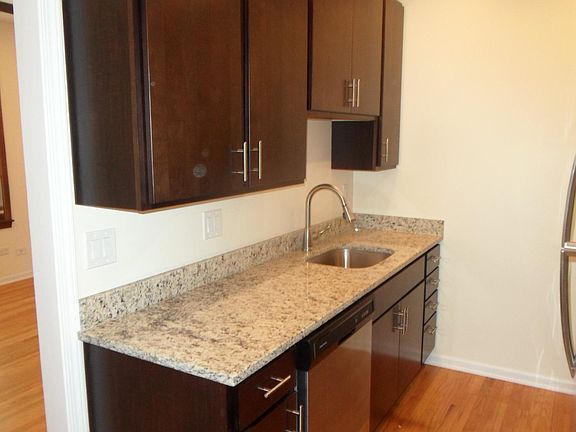 5th image of 6150 N Winthrop Ave Floor 3