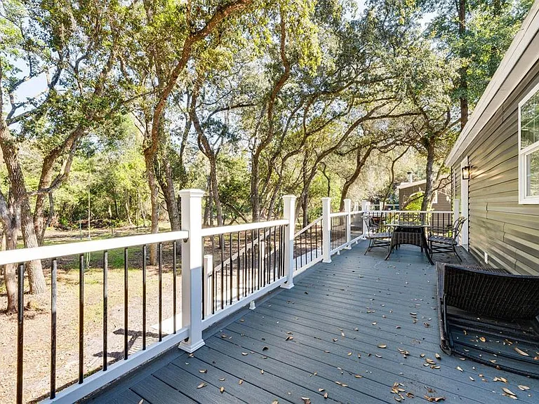 8125 Shelley Trl — Photo 16