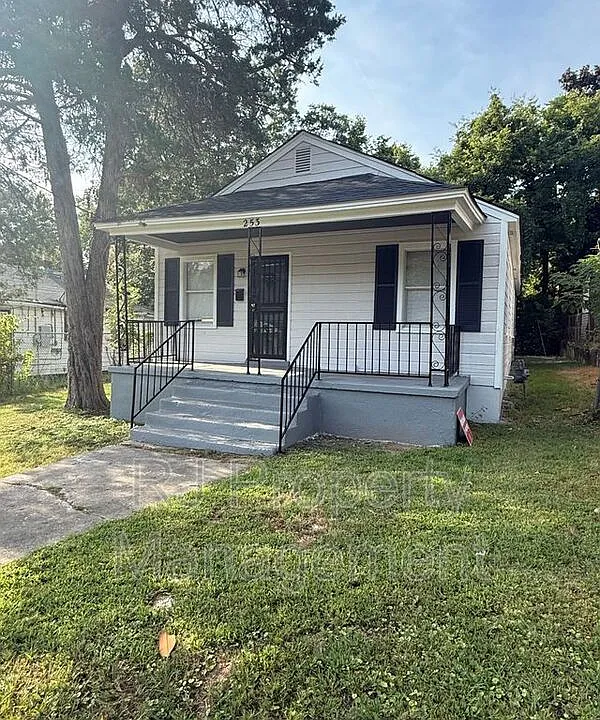 253 Silverage Ave