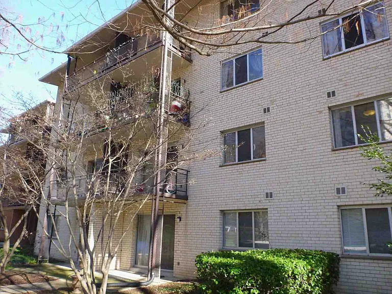 10204 Rockville Pike #402 — Photo 2