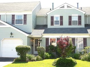 516 Nebraska Cir, Carol Stream, IL 60188