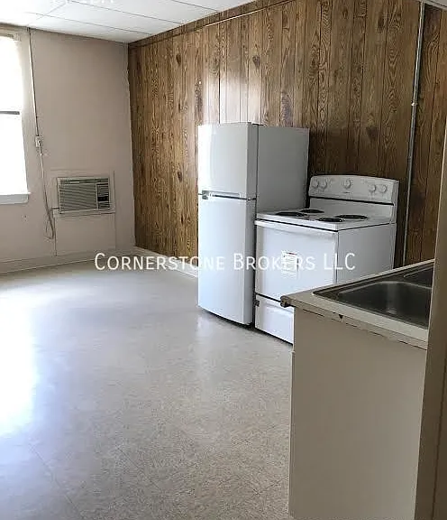 201.5 Main St #5 — Photo 1