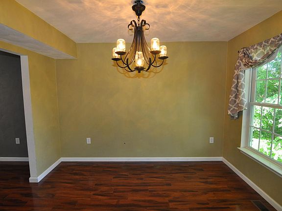 2nd image of 4816 Nelms Ln NE