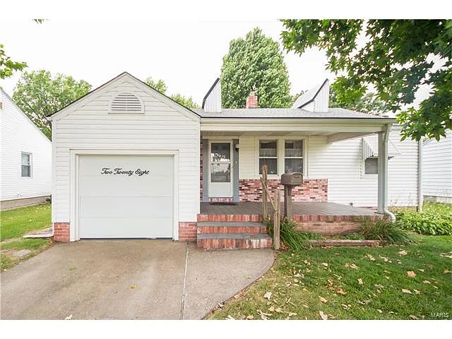 228 Chaffer Ave photo 1