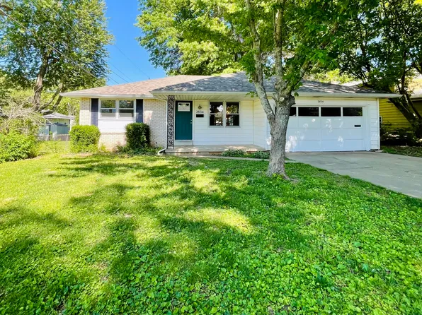 2834 S Roanoke Avenue, Springfield, MO 65807