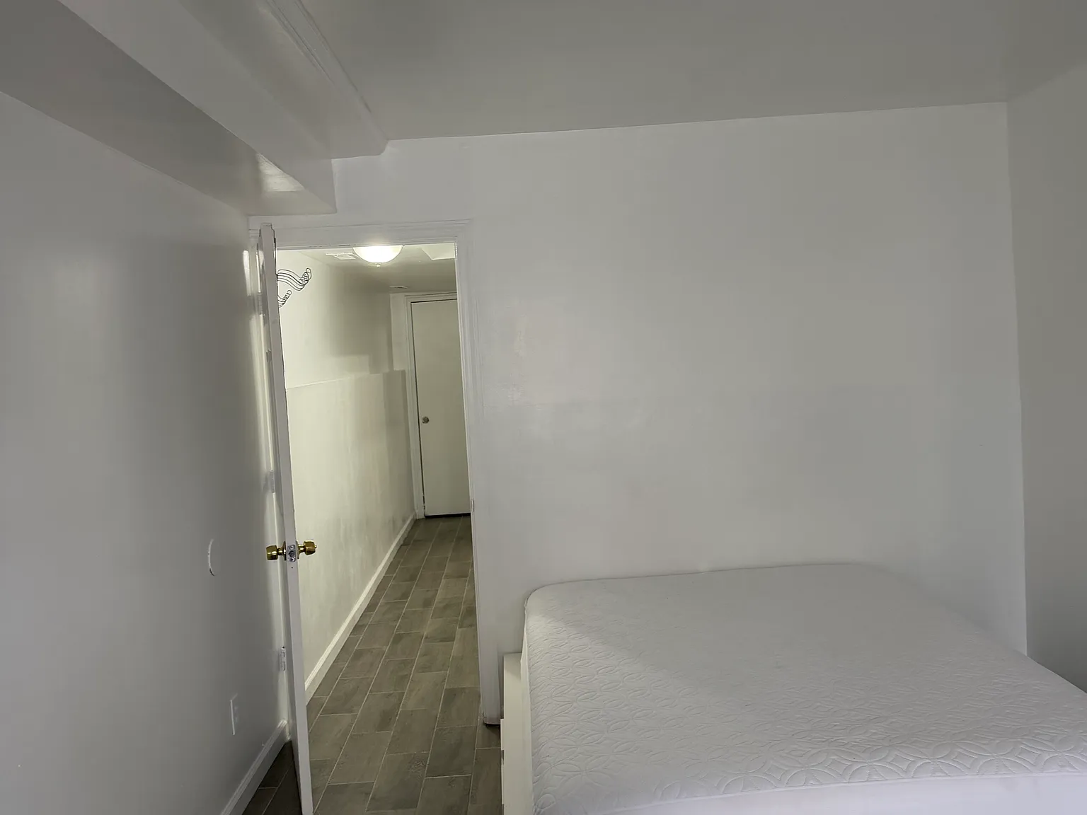 Studio, 900 sqft, $800 — Photo 2
