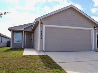5831 Coahulia Rdg, Seguin, TX 78155