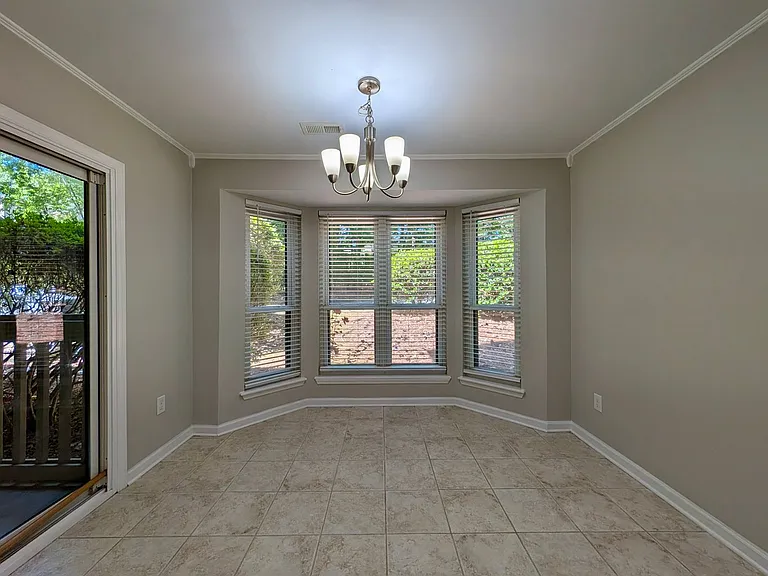 311 New Kent Pl — Photo 9