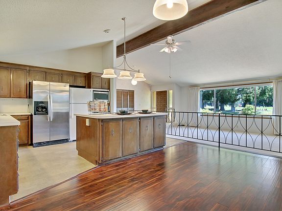 3rd image of 6531 Sarazen St SE