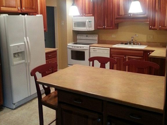 Kitchen w appliances