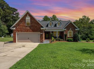 600 Old Hardin Rd, Dallas, NC 28034