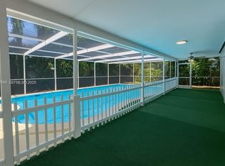 535 NE 158th St, Miami, FL 33162