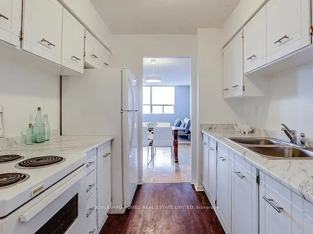 25 Sunrise Ave #1501 — Photo 11